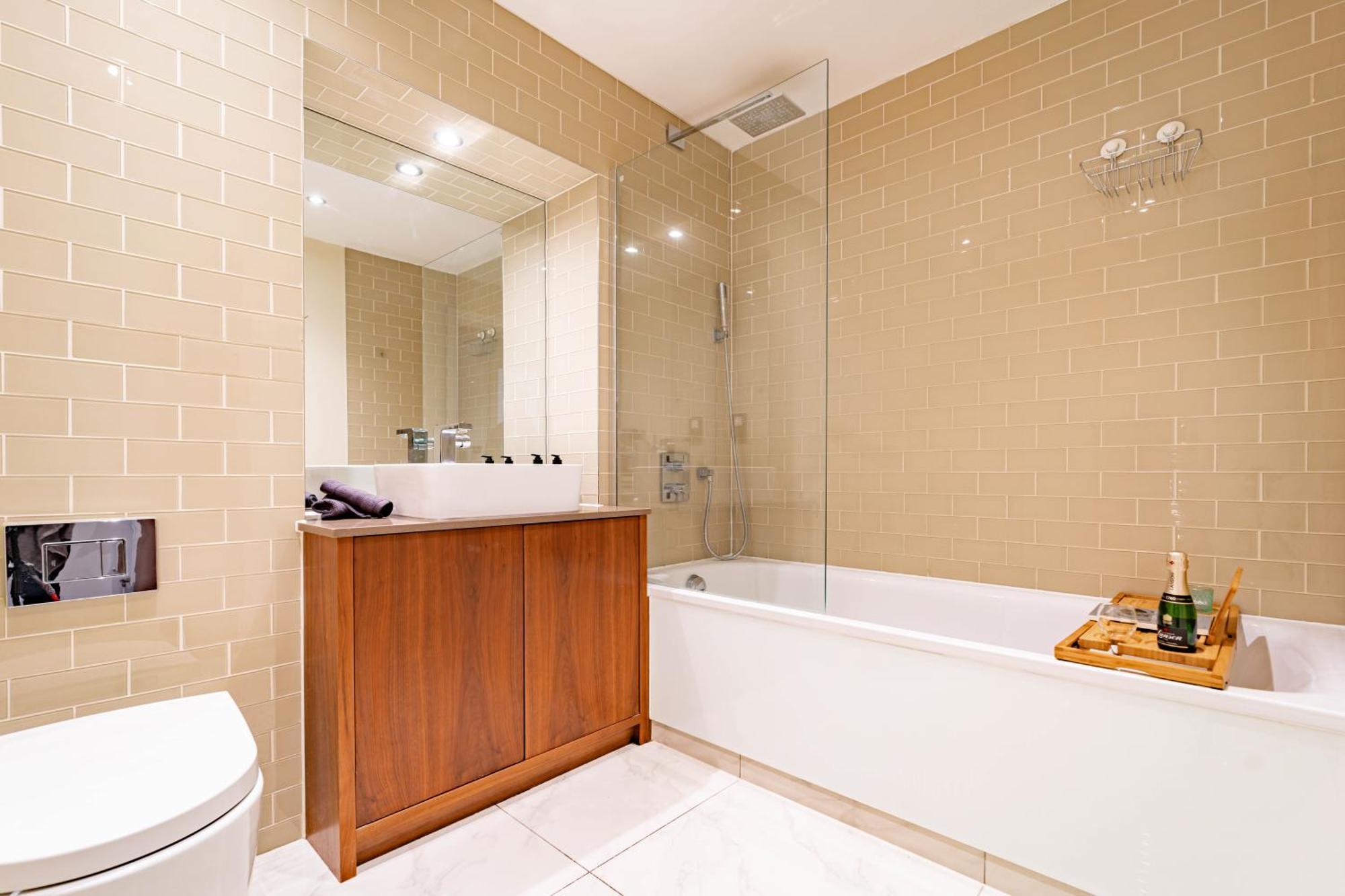 Stylish And Comfortable Canary Wharf Apartment Perfect For Long Stays Лондон Экстерьер фото