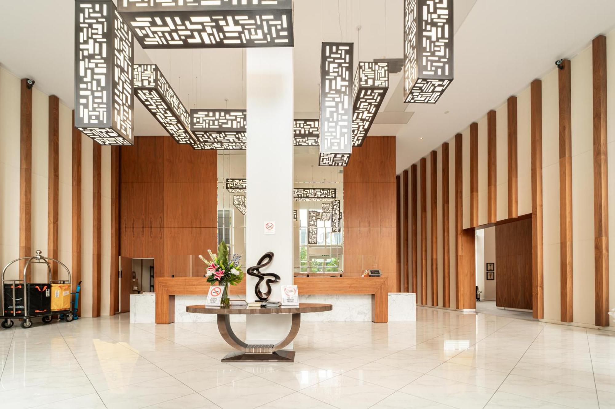 Stylish And Comfortable Canary Wharf Apartment Perfect For Long Stays Лондон Экстерьер фото